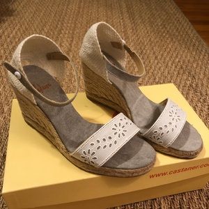 Castanet eyelet wedges